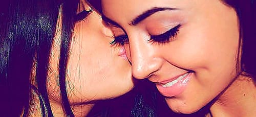 к чему снится поцелуй в щеку