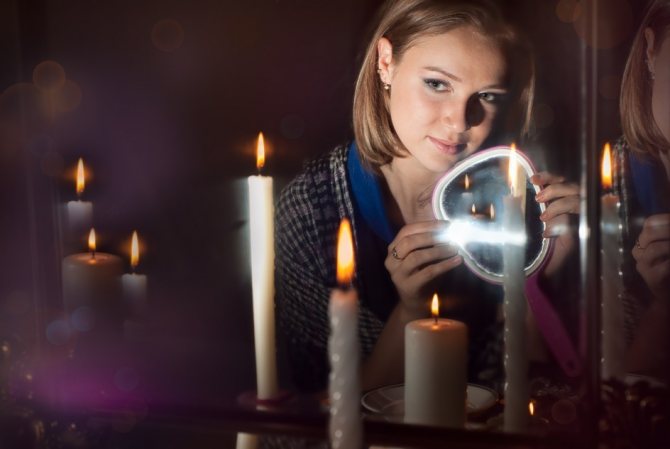 Руна эйваз говорит о том, что порчу навёл человек, разбирающийся в этом деле